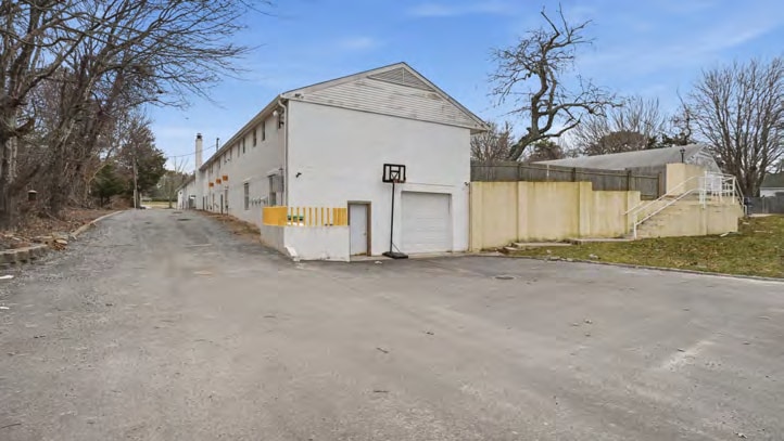 More Photos Of 2201 North Rd, Hampton Bays Apartments For Sale