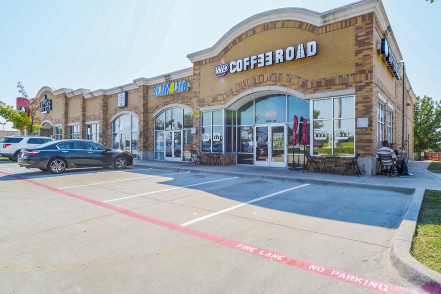 More Photos Of 310 E Round Grove Rd, Lewisville Freestanding For Lease