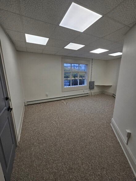 More Photos Of 111-113 S Tyson Ave, Floral Park Office For Lease