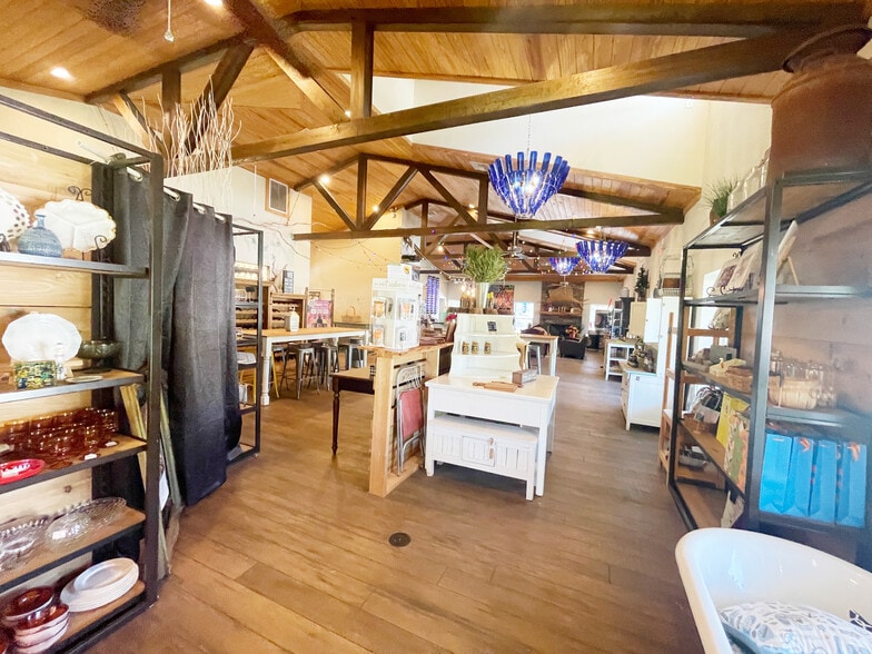 More Photos Of 21848 S County Road 325, Hawthorne Restaurant For Sale