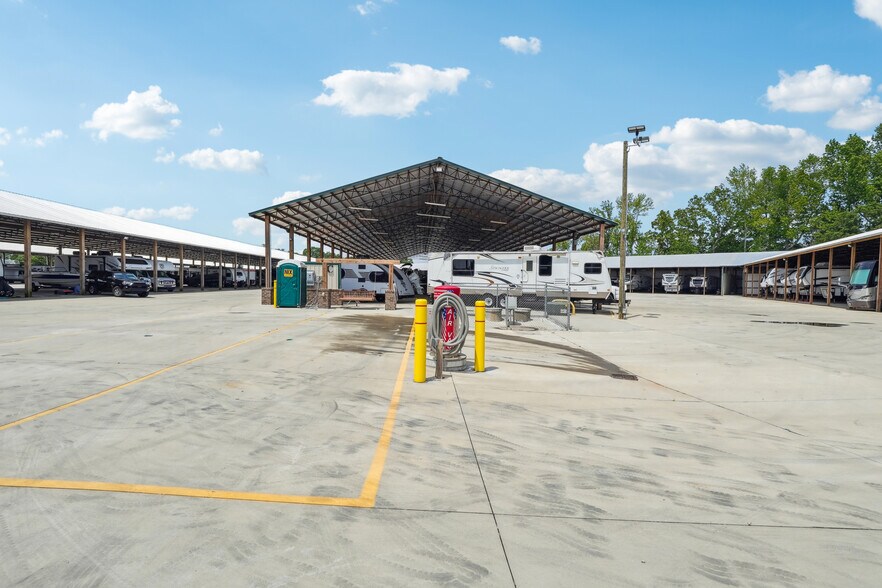 More Photos Of 4302 Mcbrayer Rd, Oakwood Self Storage For Sale