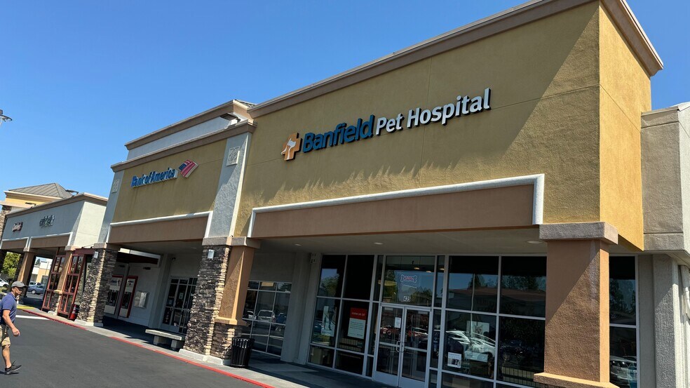 More Photos Of 380-446 Harding Blvd, Roseville Unknown For Lease