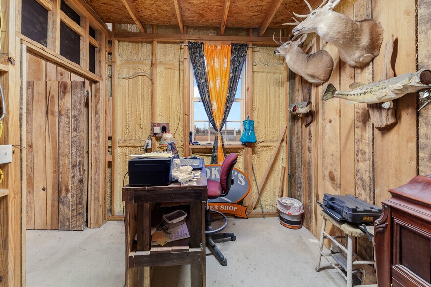 More Photos Of 634 Swiss Colony Rd, Hohenwald Warehouse For Sale