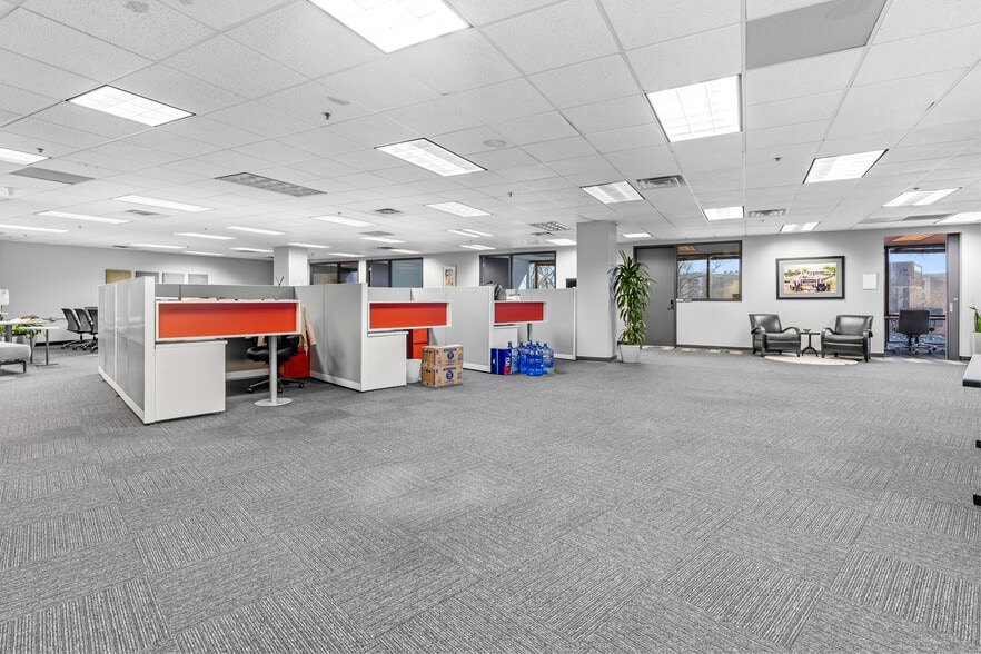 More Photos Of 7807 Creekridge Cir, Bloomington Office For Sale