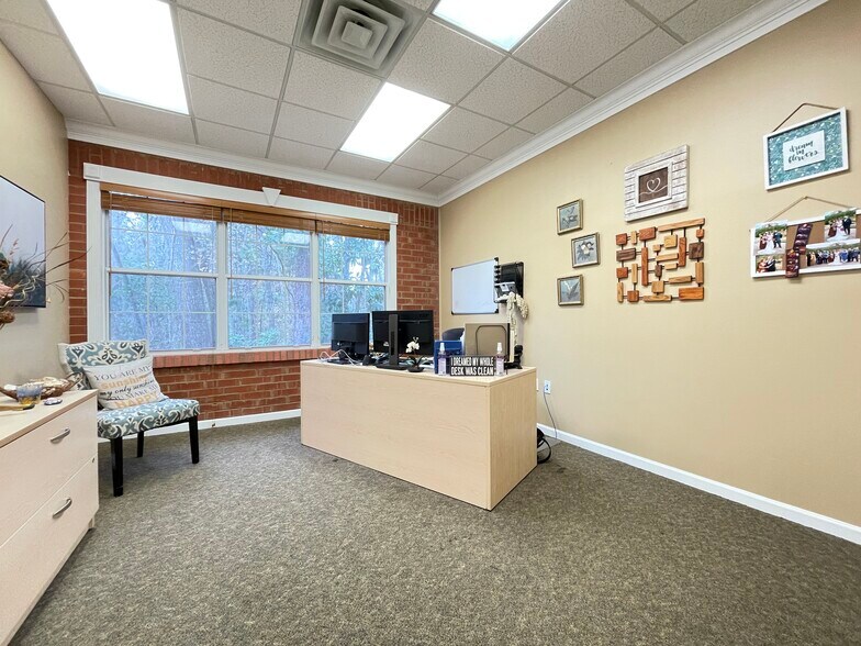 More Photos Of 5800 NW 39th Ave, Gainesville Office For Sale