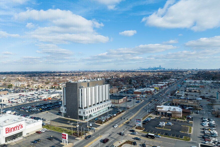 More Photos Of 7222 W Cermak Rd, North Riverside Office For Lease