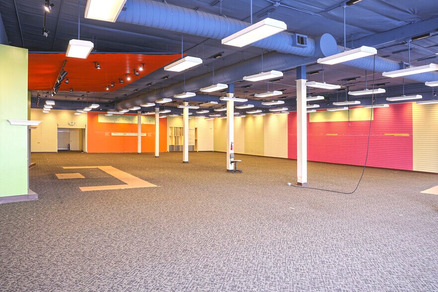 More Photos Of 2450 Shattuck Ave, Berkeley Unknown For Lease