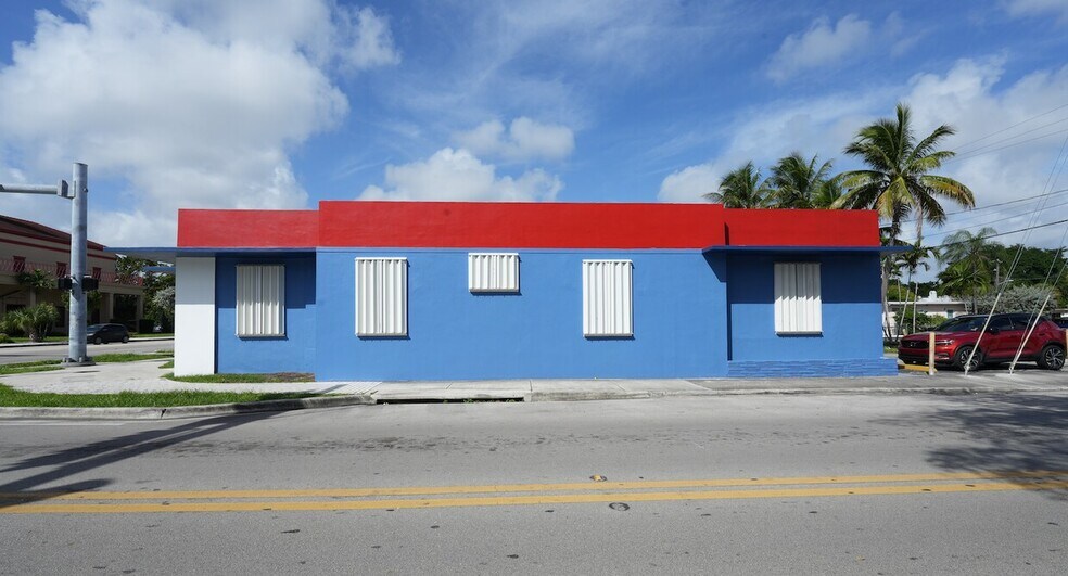 More Photos Of 997-999 NE 125th St, Miami General Retail For Lease