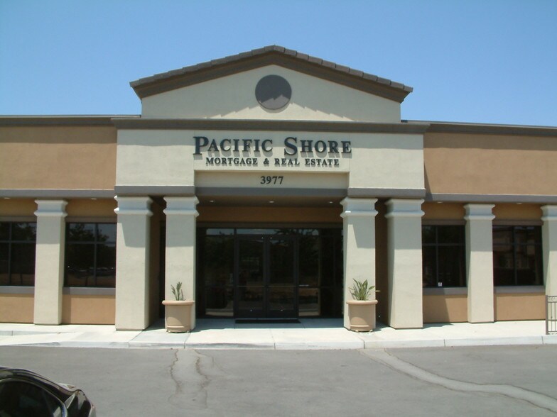 More Photos Of 3977 Coffee Rd, Bakersfield Office For Lease