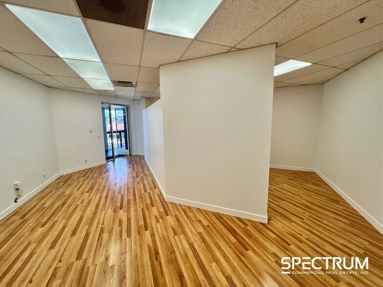 More Photos Of 23206 Lyons Ave, Santa Clarita Medical For Sale