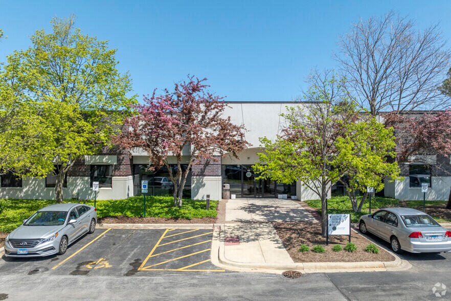 More Photos Of 565 Lakeview Pky, Vernon Hills Medical For Sale