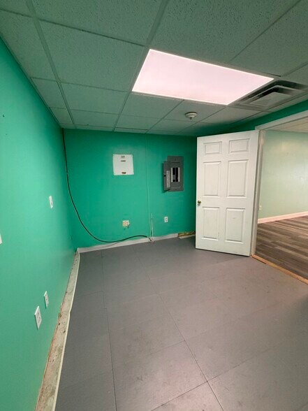 More Photos Of 40-82 N Main St, Pascoag Unknown For Lease