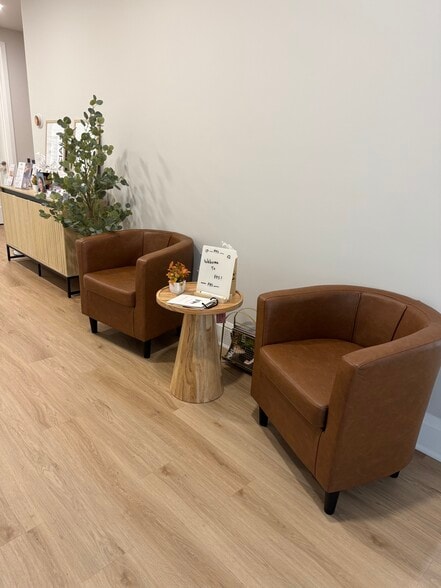 Primary Photo Of 610 Colonial Park Dr, Roswell Medical For Lease