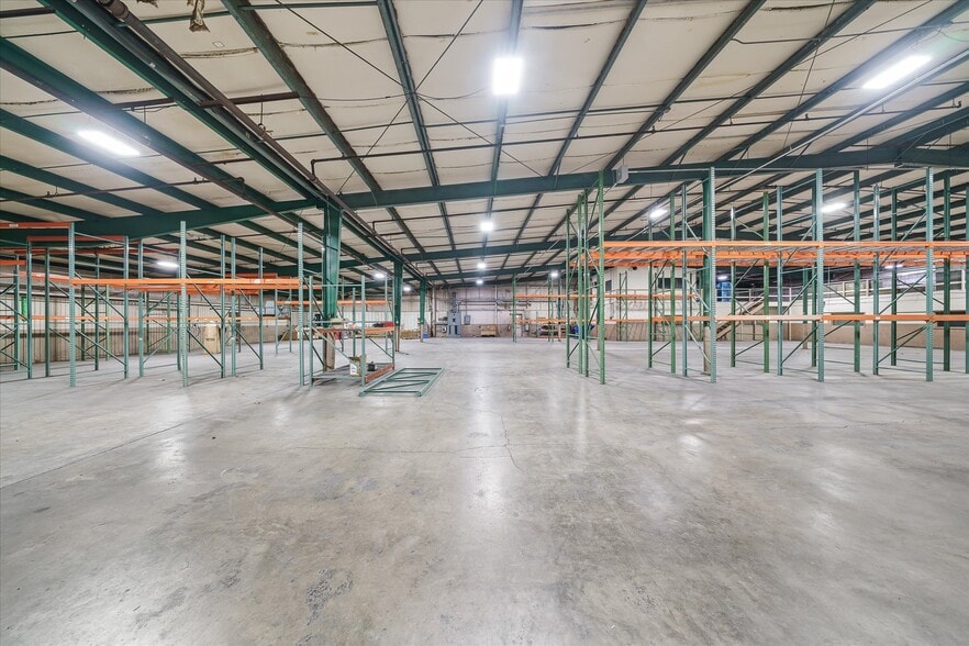 More Photos Of 119 N Main St, Byrdstown Manufacturing For Sale