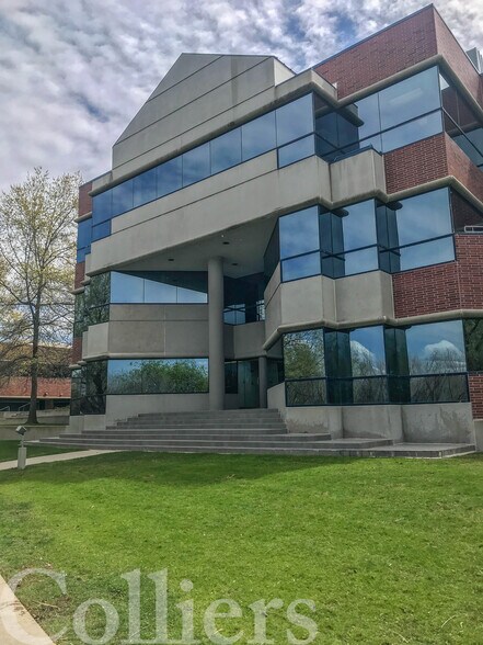 More Photos Of 300 E Mallard Dr, Boise Office For Lease