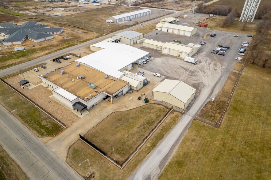 More Photos Of 108 Stallcup Dr, Sikeston General Retail For Sale