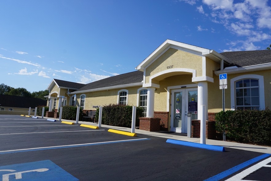 More Photos Of 6937 Medical View Ln, Zephyrhills Medical For Lease