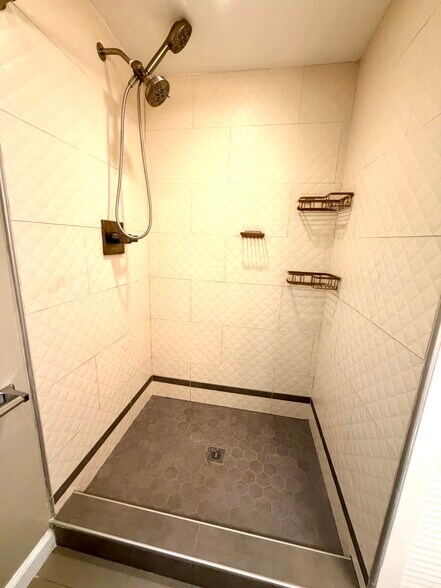 More Photos Of 3560 Front St, San Diego Multifamily For Sale
