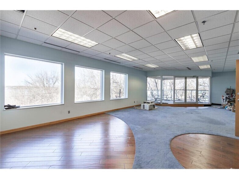 More Photos Of 4388 Shoreline Dr, Spring Park Storefront Retail Office For Sale