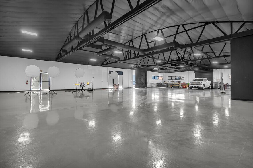 More Photos Of 13851-13861 Harbor Boulevard, Garden Grove Auto Dealership For Lease