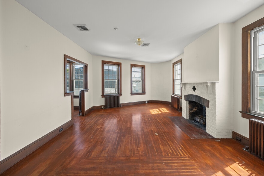 More Photos Of 45-49 8th St, Hudson Storefront Retail Residential For Sale