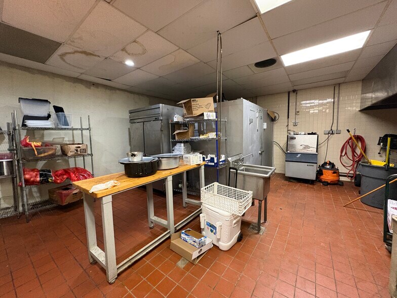 More Photos Of 762 Roebling Ave, Trenton General Retail For Sale