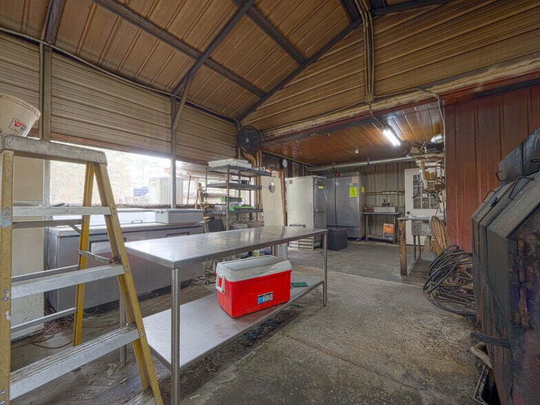 More Photos Of 340 Northview Dr, Jesup Restaurant For Sale