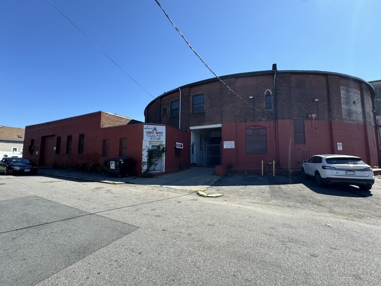 More Photos Of 42 Westfield St, Providence Manufacturing For Sale