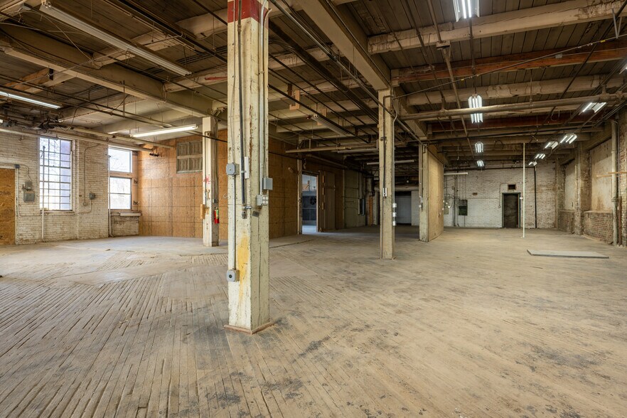 More Photos Of 4530 Germantown Ave, Philadelphia Warehouse For Lease