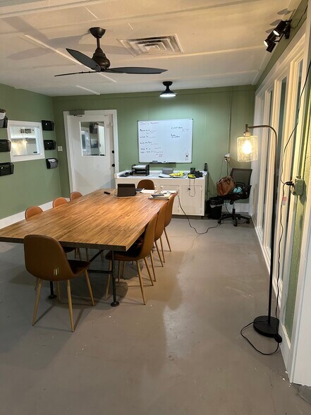 More Photos Of 44216 S Range Rd, Hammond Flex For Lease