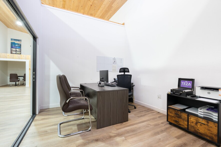 More Photos Of 4943-4941 Telegraph Rd, Los Angeles Showroom For Sale