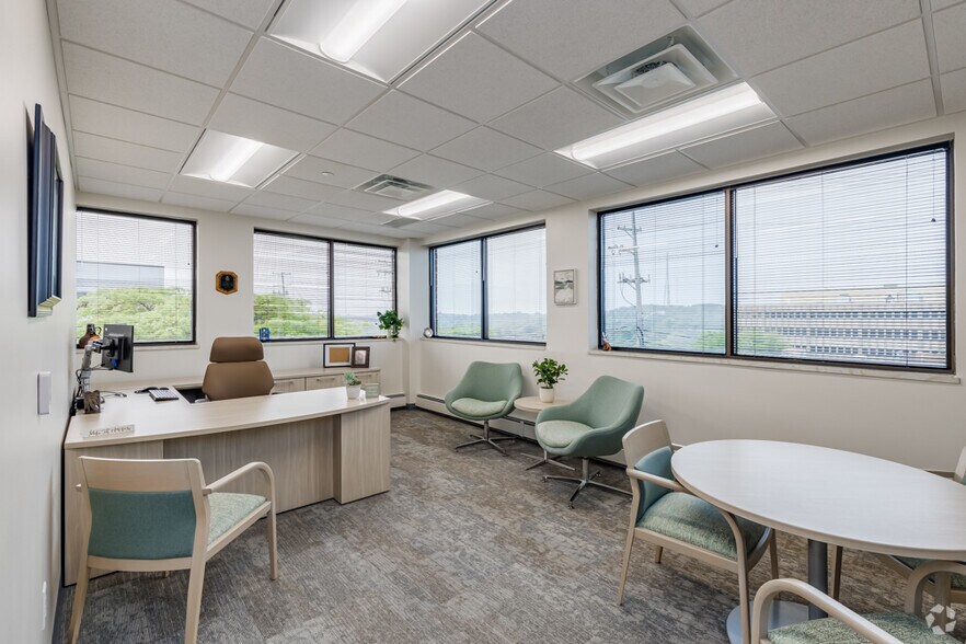 More Photos Of 3 Parkway Center, Pittsburgh Office For Sale