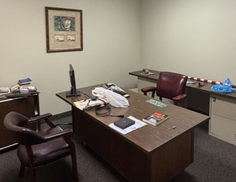 More Photos Of 30405 Solon Rd, Solon Light Manufacturing For Sale