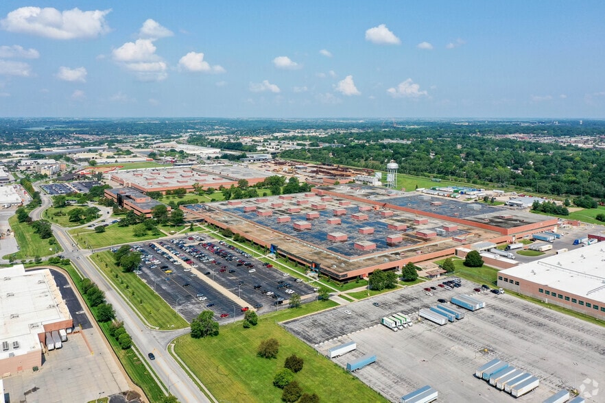 More Photos Of 12500 I St, Omaha Unknown For Lease