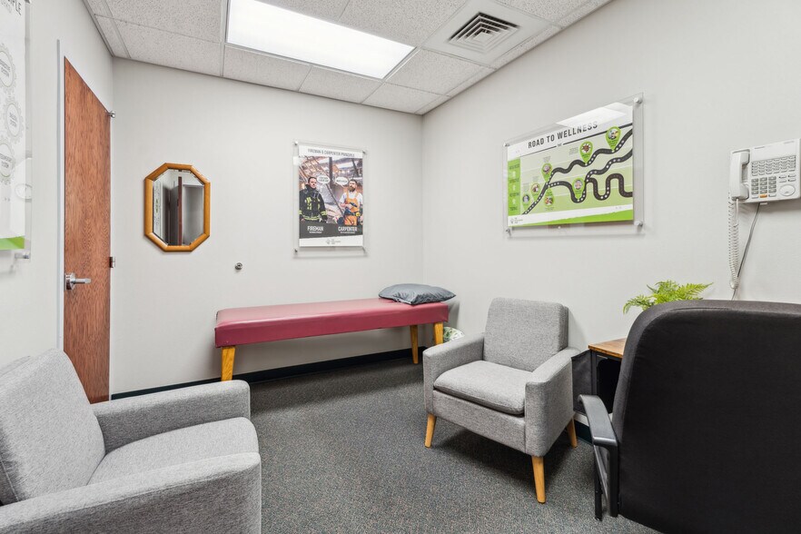 More Photos Of 952 S Park Ave, Fond Du Lac Medical For Sale