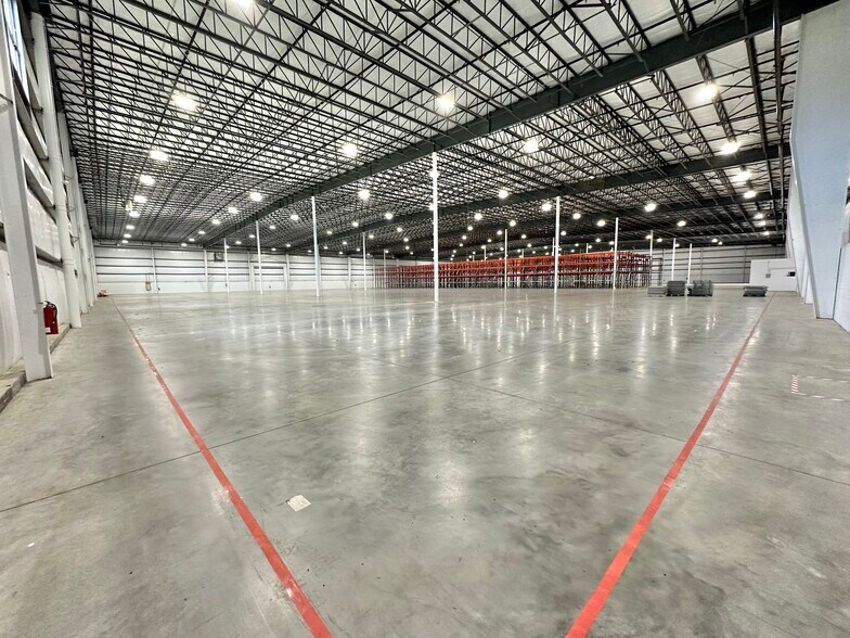 More Photos Of 1521 Mountain Rd, Andersonville Distribution For Lease