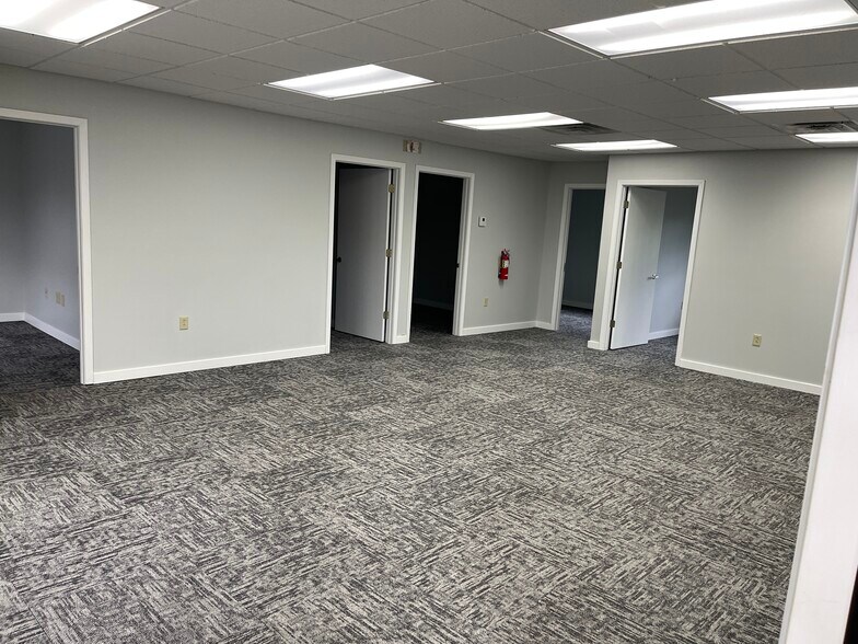 More Photos Of 160 Cleveland St, Elyria Office For Sale