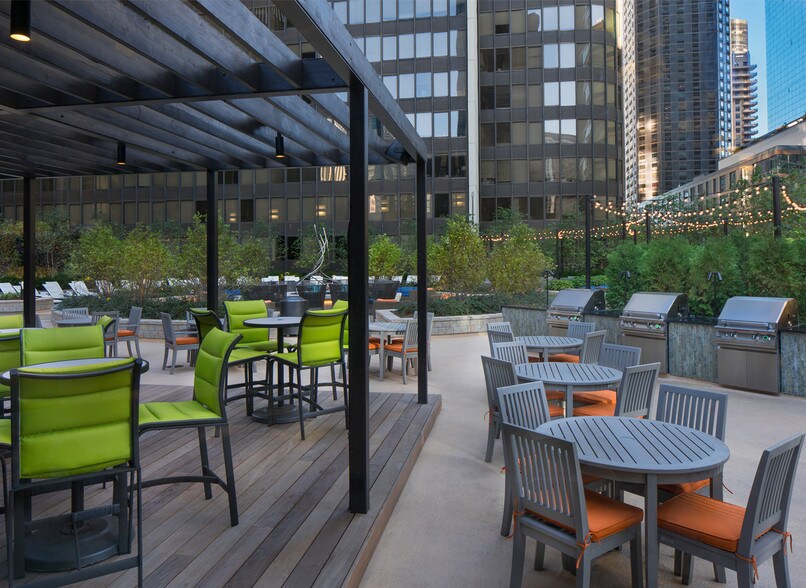 More Photos Of 360 E Ohio St, Chicago Apartments For Lease