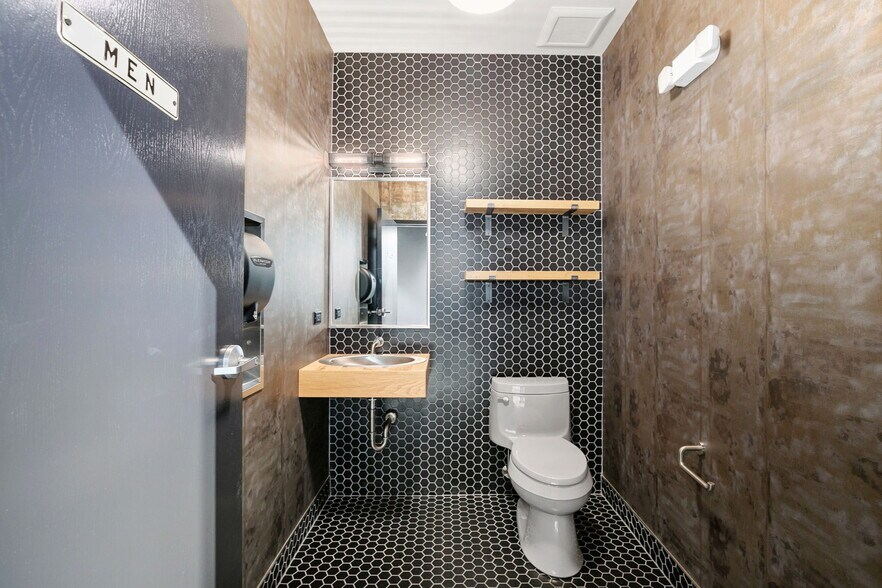 More Photos Of 1180-1198 Heather Dr, Lake Zurich Warehouse For Sale