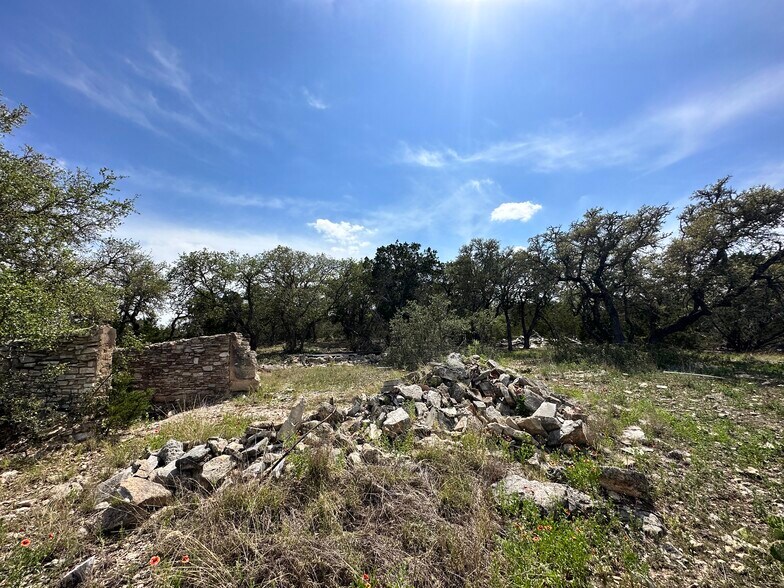 More Photos Of 139 Bee Hive rd, Hunt Land For Sale