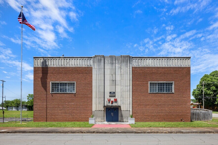Primary Photo Of 419 N Raleigh Ave, Sheffield Specialty For Sale
