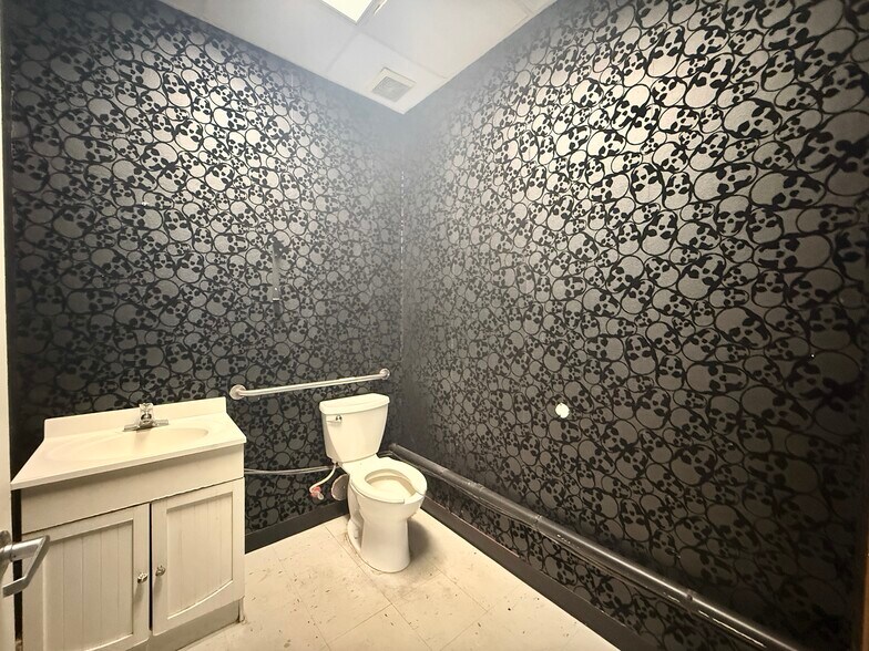 More Photos Of 12637-12641 Westheimer Rd, Houston Unknown For Lease