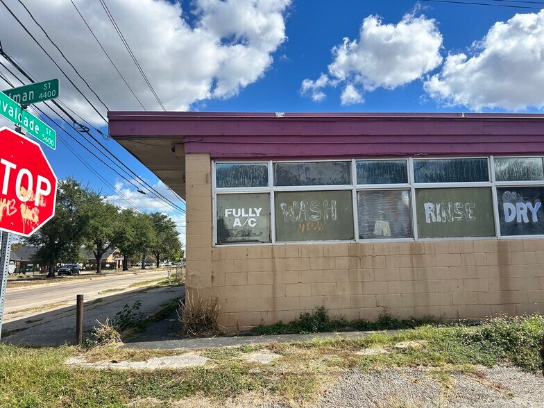 More Photos Of 5602 Cavalcade St, Houston Storefront For Sale