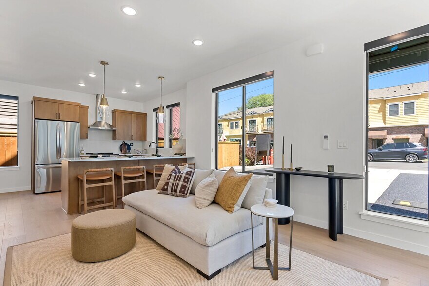 More Photos Of 127 NW Broadway St, Bend Apartments For Sale