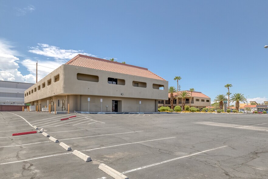 More Photos Of 5701 W Charleston Blvd, Las Vegas Medical For Sale