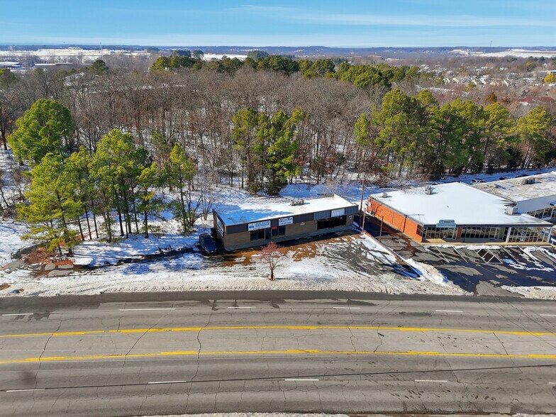 More Photos Of 2417 N College Ave, Fayetteville Freestanding For Lease