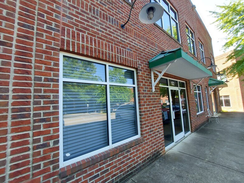 More Photos Of 1890 S Main St, Wake Forest Office For Lease