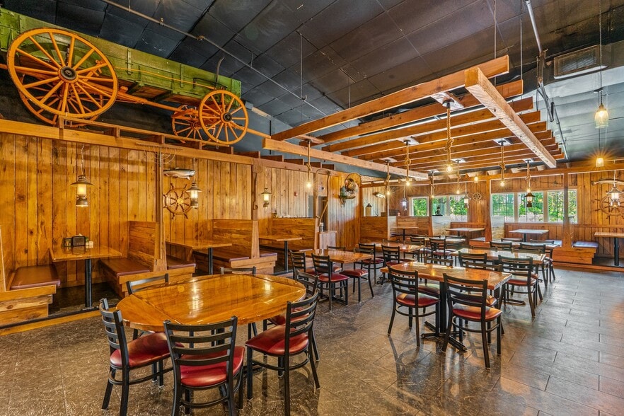 More Photos Of 4170 Us-1 Hwy, Edgewater Restaurant For Lease