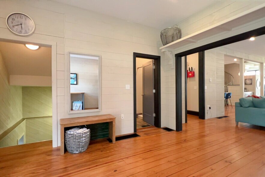 More Photos Of 156 Teaticket Hwy, Falmouth Storefront Retail Residential For Sale