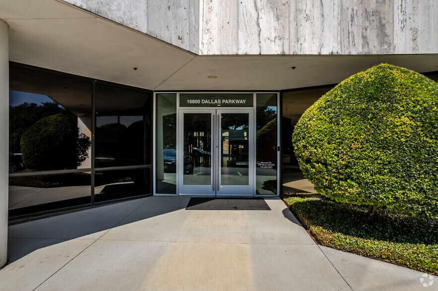 More Photos Of 16800 N Dallas Pky, Dallas Medical For Sale
